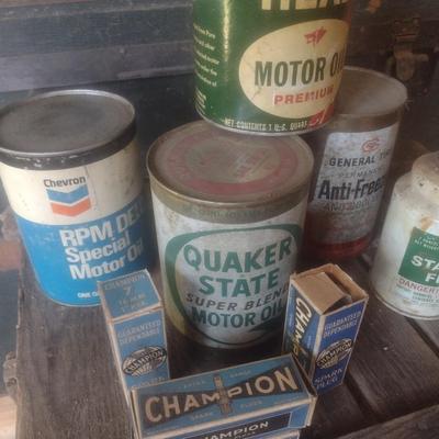 Collection of Vintage Advertising Petrolina Products Includes Sinclair, Wolf's Head and Other