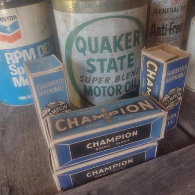 Collection of Vintage Advertising Petrolina Products Includes Sinclair, Wolf's Head and Other