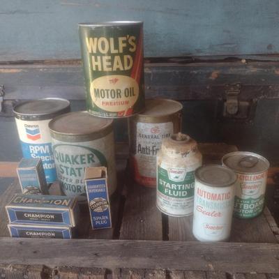 Collection of Vintage Advertising Petrolina Products Includes Sinclair, Wolf's Head and Other