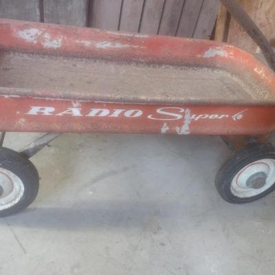 Vintage Radio Super Metal Pan Pull Wagon