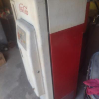 Vintage Cavalier 1950's Coca-Cola Retail Coin Operated Vending Machine