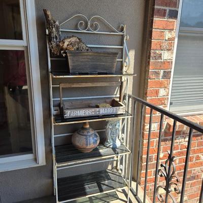 outdoor baker rack