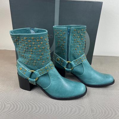 New Jessica Bennett Studded Cowboy Boots