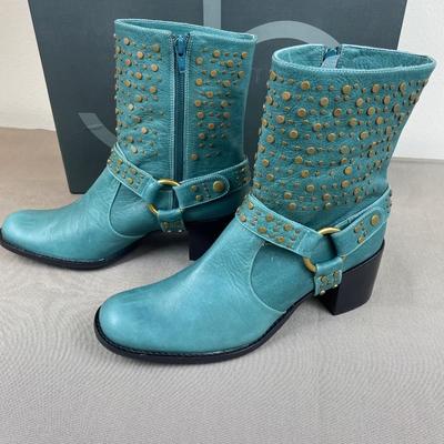 New Jessica Bennett Studded Cowboy Boots