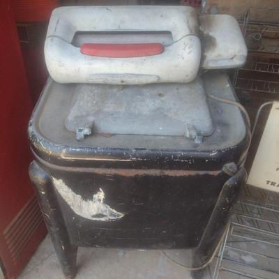Antique Electric Washer with Ringer and Tub