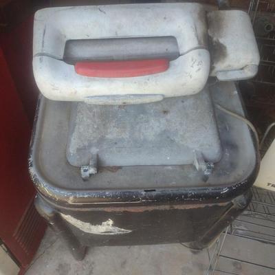 Antique Electric Washer with Ringer and Tub