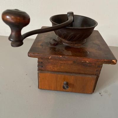 Vintage grinder, Italy pan and decor luggage