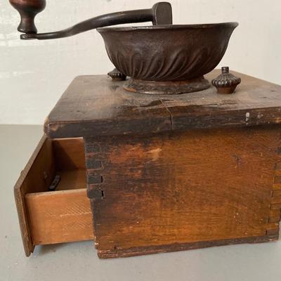 Vintage grinder, Italy pan and decor luggage