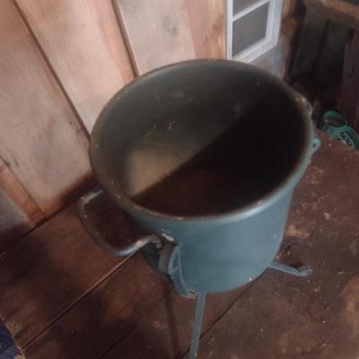 Metal Planter Pot and Stand One Piece