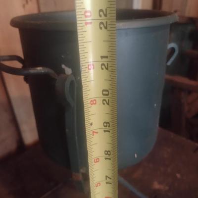 Metal Planter Pot and Stand One Piece