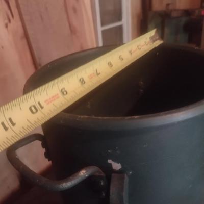 Metal Planter Pot and Stand One Piece