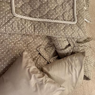 Sale Photo Thumbnail #254: See pics. With accent pillows