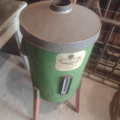 Vintage Farm Master Dairy Cream Seperator