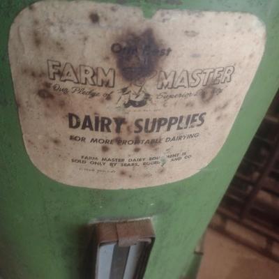 Vintage Farm Master Dairy Cream Seperator