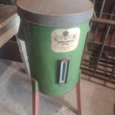 Vintage Farm Master Dairy Cream Seperator