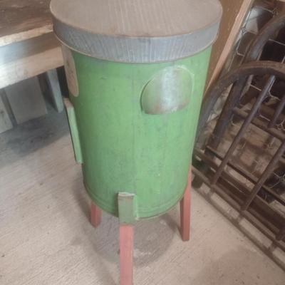 Vintage Farm Master Dairy Cream Seperator