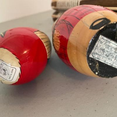 2 sets of nesting dolls