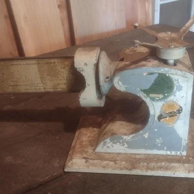 Vintage Pelouze Merchant's Scale