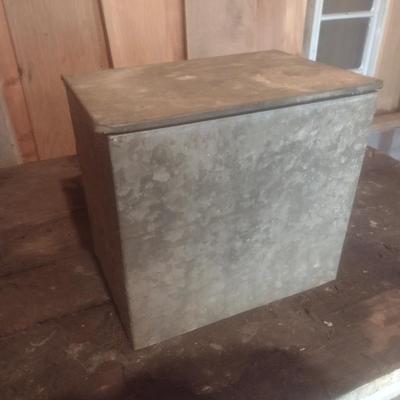 Vintage Metal Dairy Milk Porch Box (B3)