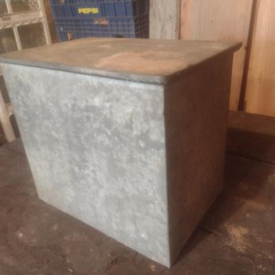 Vintage Metal Dairy Milk Porch Box (B3)
