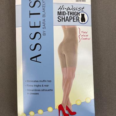 Assets by Spanx Hi Waist Mid Thigh Shaper Size 3 Nude