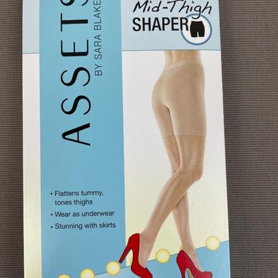 Assets by Spanx Mid-Thigh Shaper Size 1 Nude