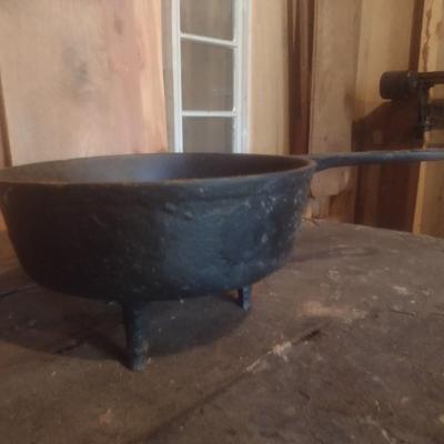 Antique 9" Cast Iron Tripod Pan