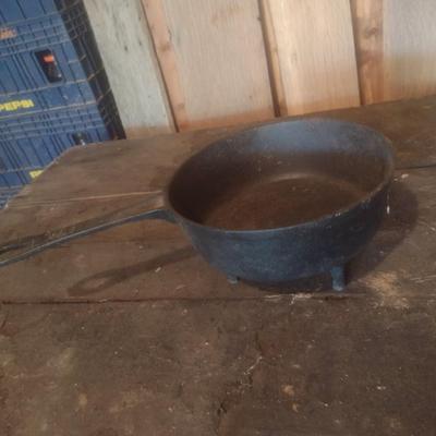 Antique 9" Cast Iron Tripod Pan