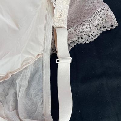 2 New Dreamfit Bralettes Size 3XL