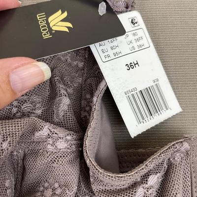 2 New Wacoal Bras Size 36H