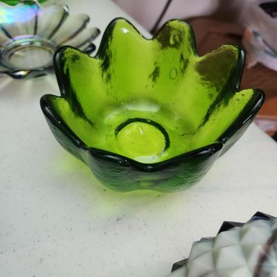 Lot Mixed Colored Glassware Bowls Dishes L.E. Smith Mt. Pleasant Cobalt Blue, Green, Westmoreland Diamond Point Slag , Viking Purple.