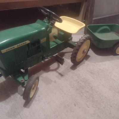 Vintage John Deere Cast Body 4020 Peddle Tractor with Metal Pan Single Axle Pull Wagon