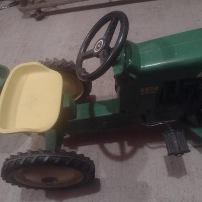 Vintage John Deere Cast Body 4020 Peddle Tractor with Metal Pan Single Axle Pull Wagon
