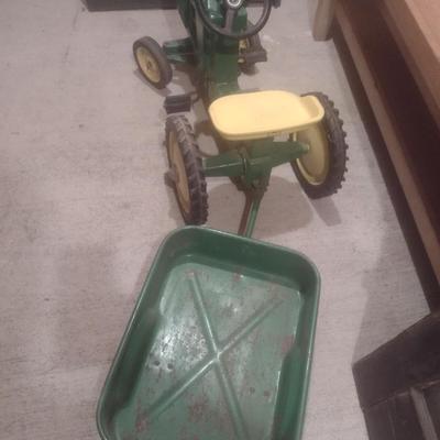 Vintage John Deere Cast Body 4020 Peddle Tractor with Metal Pan Single Axle Pull Wagon