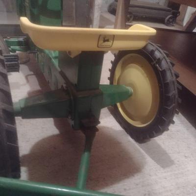 Vintage John Deere Cast Body 4020 Peddle Tractor with Metal Pan Single Axle Pull Wagon