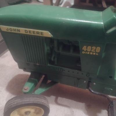 Vintage John Deere Cast Body 4020 Peddle Tractor with Metal Pan Single Axle Pull Wagon
