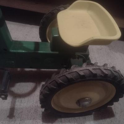 Vintage John Deere Cast Body 4020 Peddle Tractor with Metal Pan Single Axle Pull Wagon