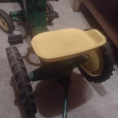 Vintage John Deere Cast Body 4020 Peddle Tractor with Metal Pan Single Axle Pull Wagon