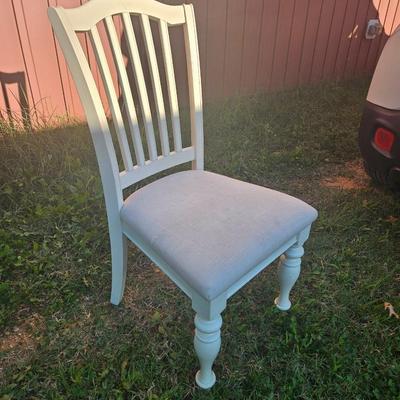White Wicker Desk with Chair
