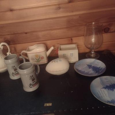 Nice Collection of Ceramic and Glass Home Decor Pieces