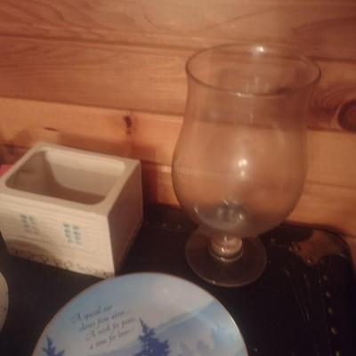 Nice Collection of Ceramic and Glass Home Decor Pieces