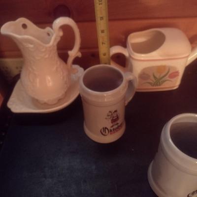 Nice Collection of Ceramic and Glass Home Decor Pieces