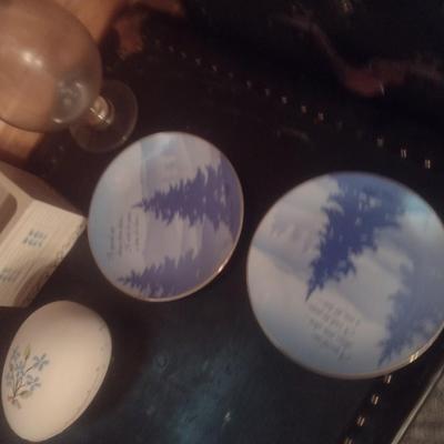 Nice Collection of Ceramic and Glass Home Decor Pieces