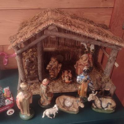Collection of Holiday Themed Decorations (See all Pictures)