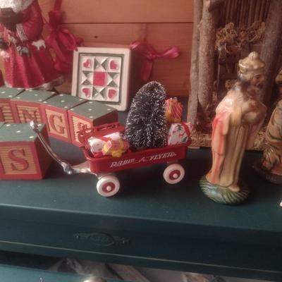 Collection of Holiday Themed Decorations (See all Pictures)