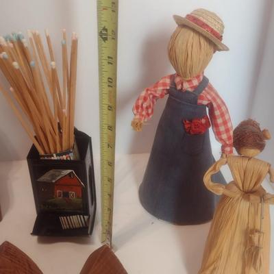 Assortment of Rustic Home Decor Items Includes Corn Husk Dolls and Other