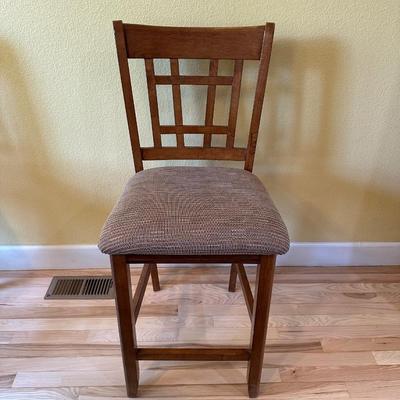 NICE DINING TABLE WITH 4 CHAIRS
