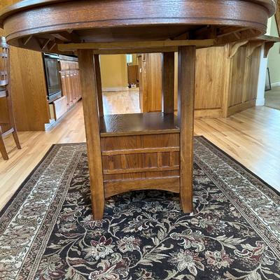 NICE DINING TABLE WITH 4 CHAIRS
