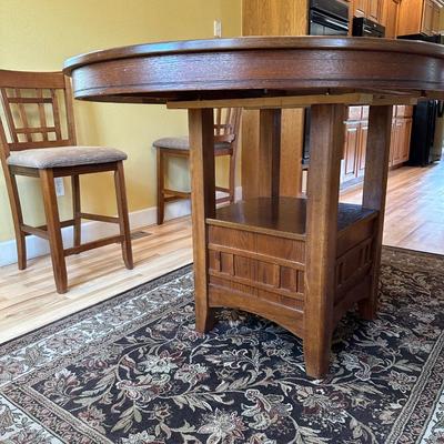 NICE DINING TABLE WITH 4 CHAIRS
