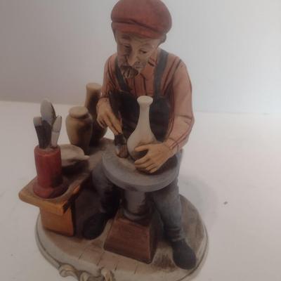 Vintage Procellane d' Arte Pottery Maker 8625 Statuette